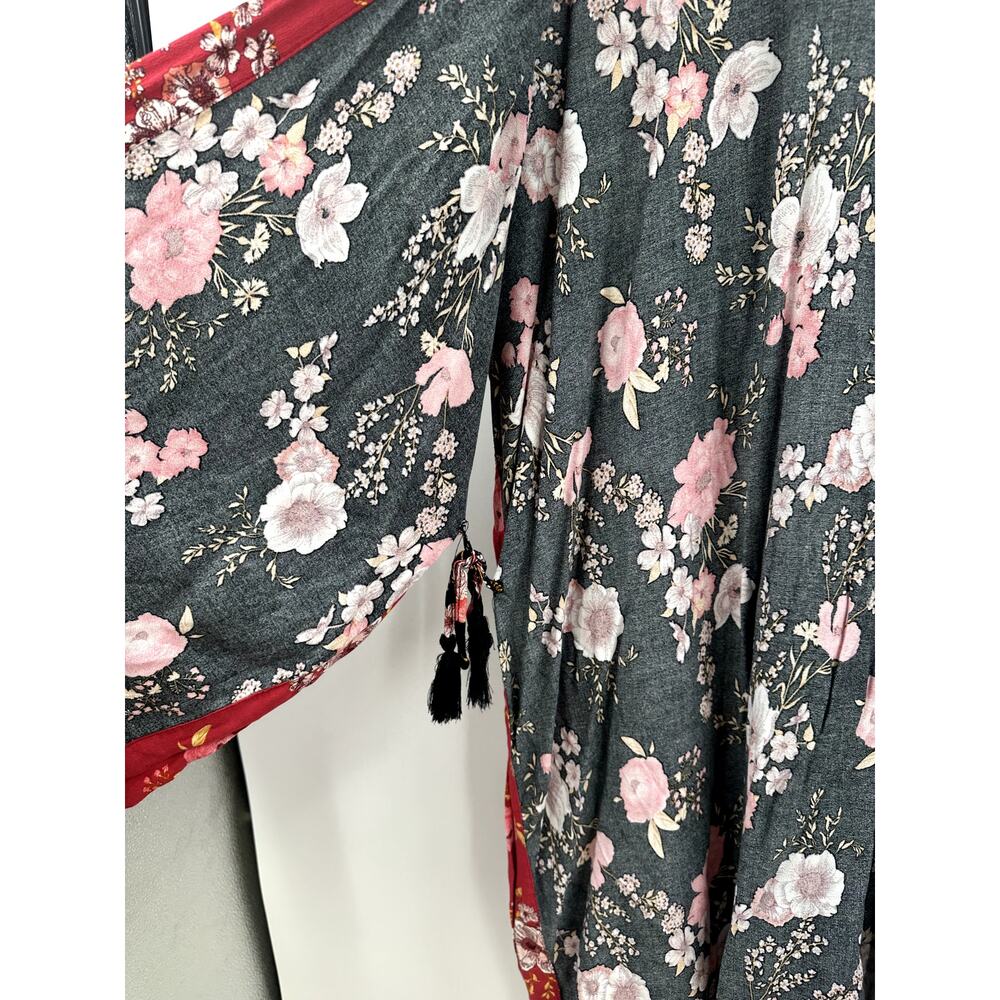 Knox Rose Boho Black and Red Floral Tassel Kimono Size Medium Large - Picture 6 of 9